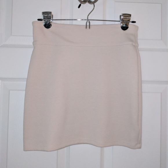 Silence+Noise Soft Stretch Mini Skirt Creamy White - Picture 3 of 3